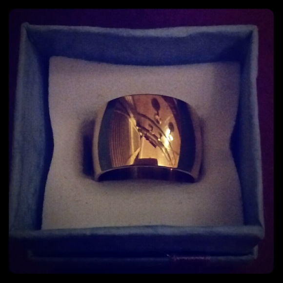 10mm. Wide Gold Band Size 5 - Picture 1 of 1